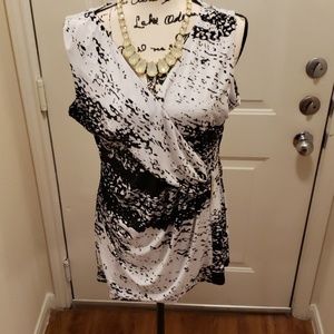 Peter Nygard dressy top